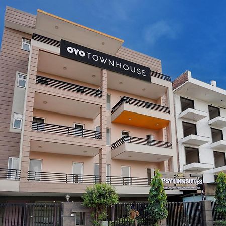 Oyo 联排别墅 203 酒店-57 区 古尔冈 外观 照片